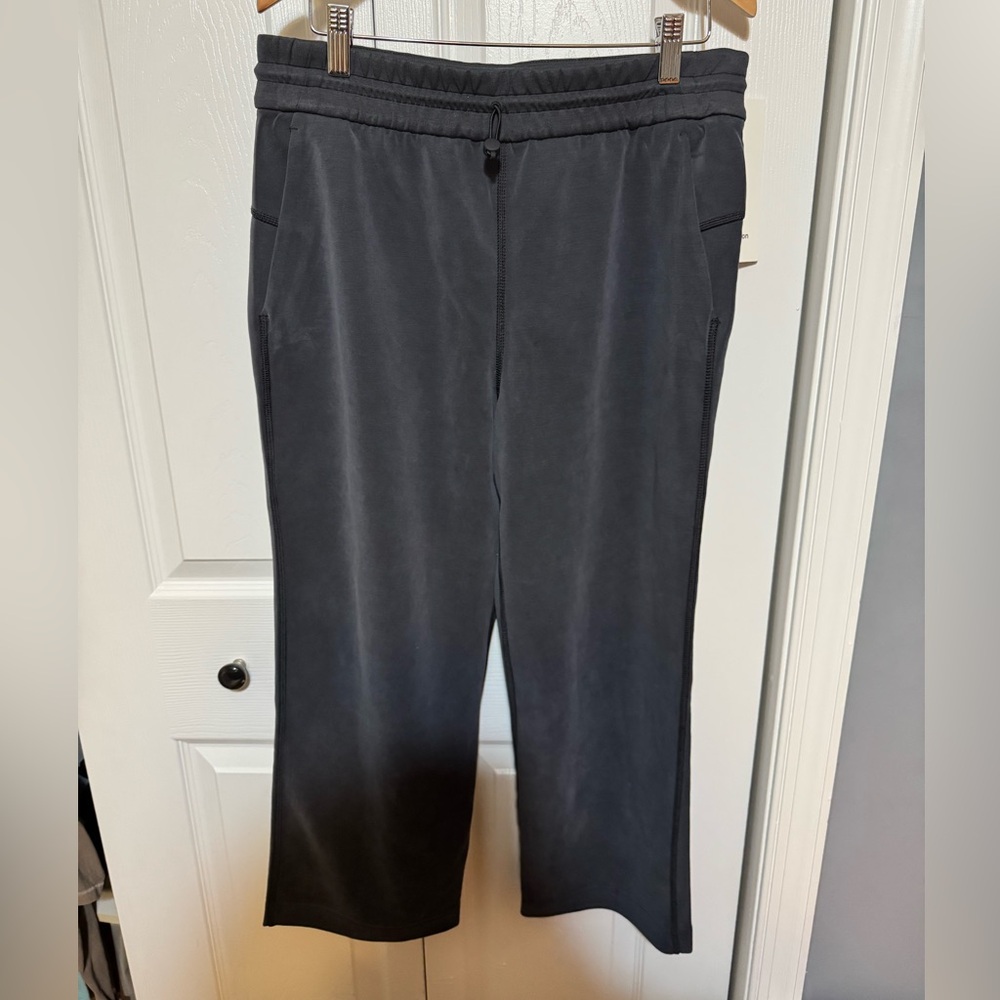 Lululemon Softstreme HR straight leg crop 24in pants